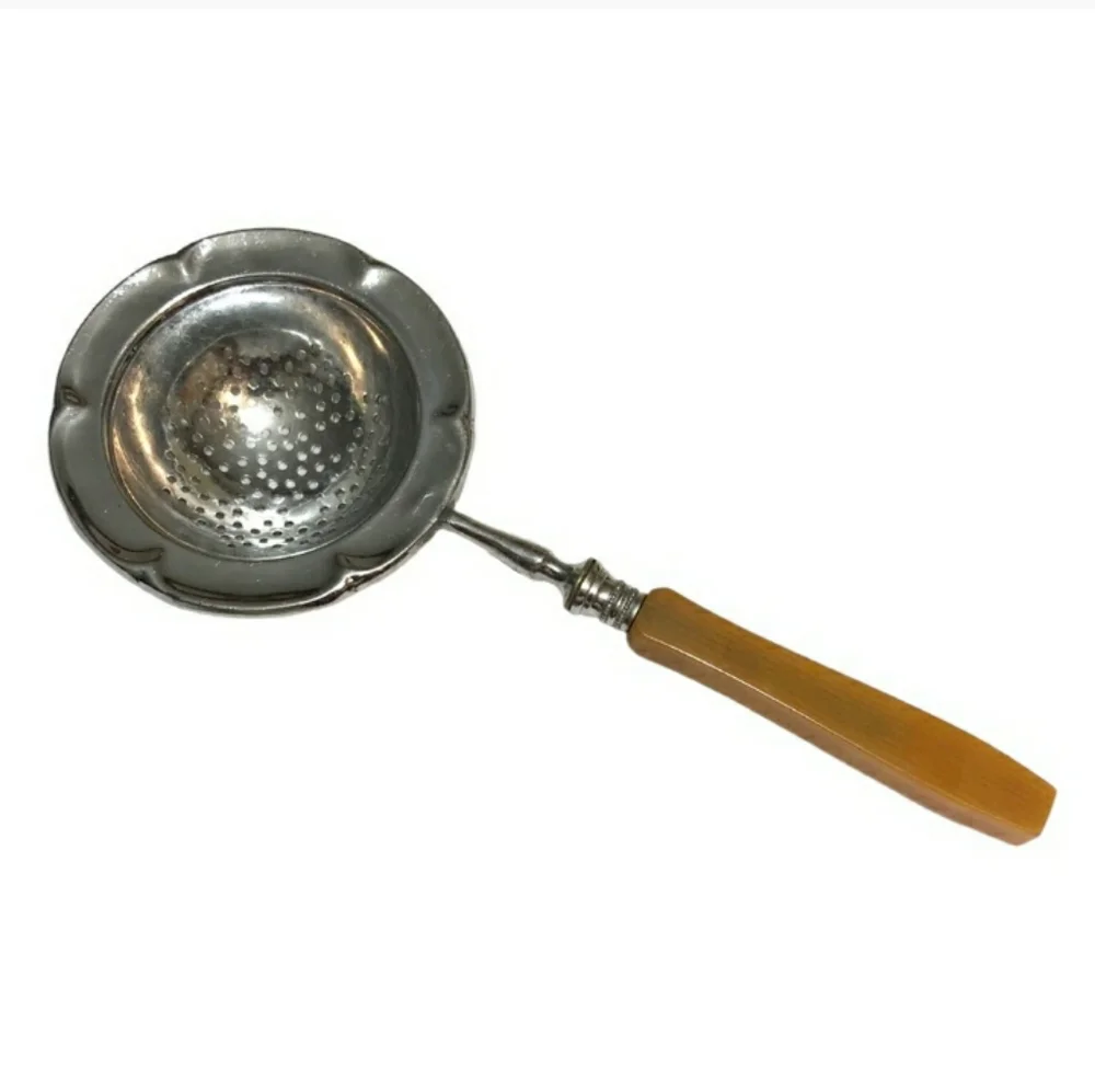 Vintage Flower Tea Strainer with Bakelite HandleVintage!